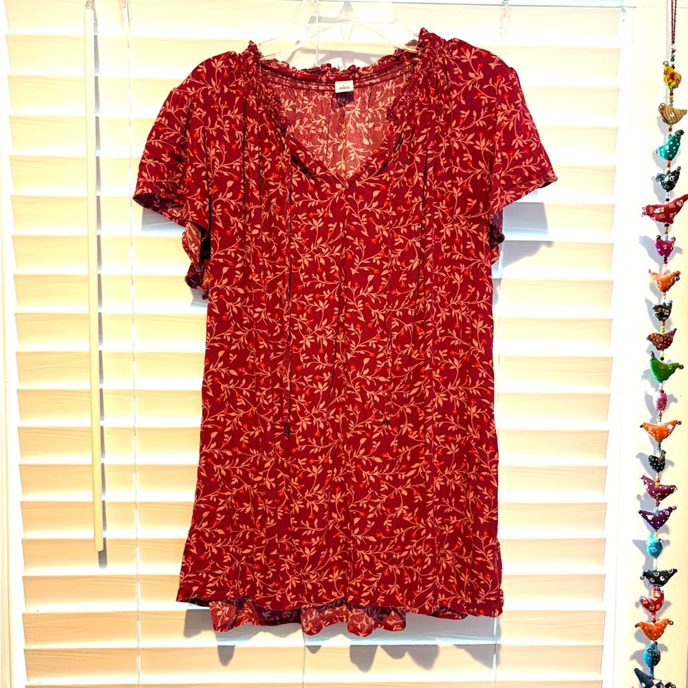 Old Navy Women’s Burgundy Floral Top Size Large